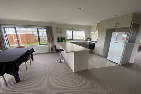 Photo of property in 20 Havana Rise, Grenada Village, Wellington, 6037