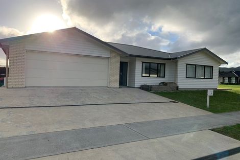 Photo of property in 5 Filmer Crescent, Wallaceville, Upper Hutt, 5018