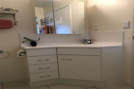 Photo of property in 188b Devonport Road, Tauranga, 3110