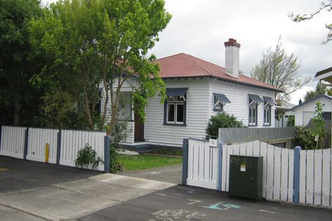 Photo of property in 25 Kingswood Street, Takaro, Palmerston North, 4412