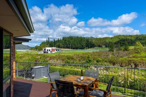 Photo of property in 27 Glentui Place, Waikawa, Picton, 7220