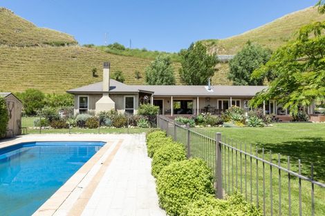 Photo of property in 11 Mangakuri Road, Kairakau, Havelock North, 4295