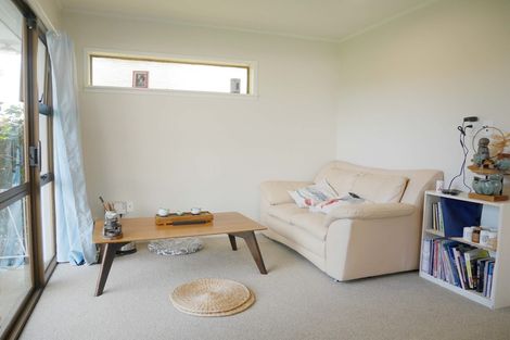 Photo of property in 2/28 Priestley Drive, Bucklands Beach, Auckland, 2014