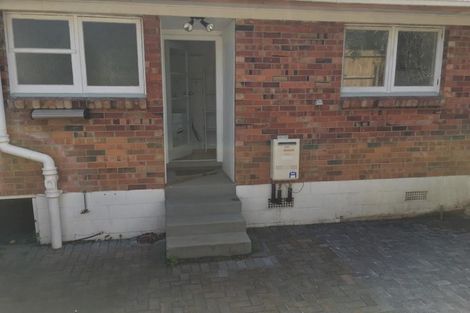 Photo of property in 2/3a Huapai Street, Onehunga, Auckland, 1061