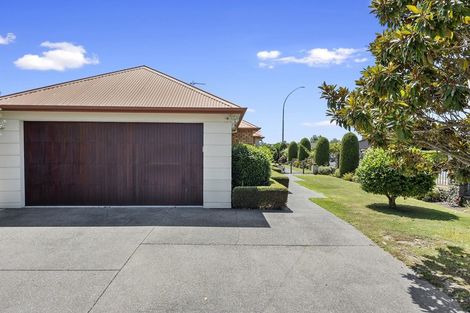 Photo of property in 2 Callum Brae Drive, Rototuna, Hamilton, 3210