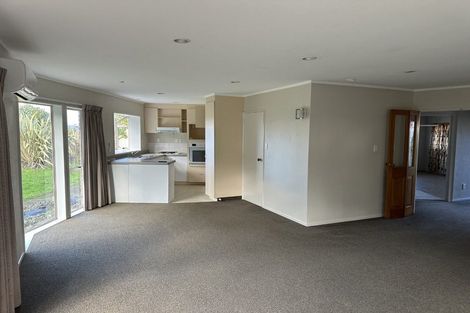 Photo of property in 5b Begonia Way, Greerton, Tauranga, 3112