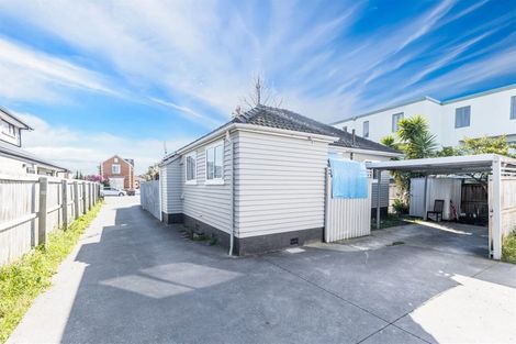 Photo of property in 11 George Street, Riccarton, Christchurch, 8041