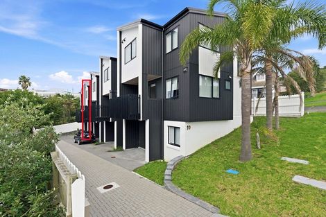 Photo of property in 4/19 Trias Road, Totara Vale, Auckland, 0629