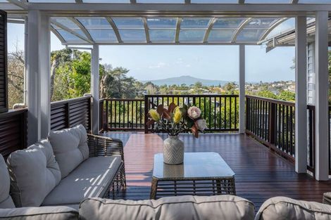 Photo of property in 86 Parr Terrace, Castor Bay, Auckland, 0620