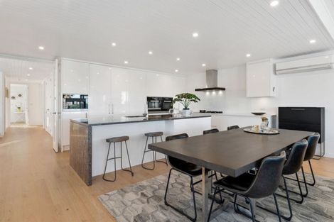 Photo of property in 9 Commodore Parry Road, Castor Bay, Auckland, 0620