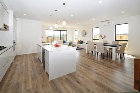 Photo of property in 93 Nobilo Road, Kumeu, 0810