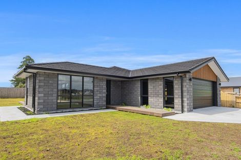 Photo of property in 71 Kaurinui Crescent, One Tree Point, 0118