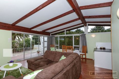 Photo of property in 1/112 Te Atatu Road, Te Atatu South, Auckland, 0610