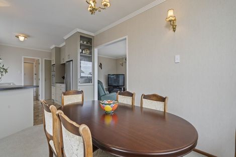 Photo of property in 46 Nevada Drive, Merrilands, New Plymouth, 4312