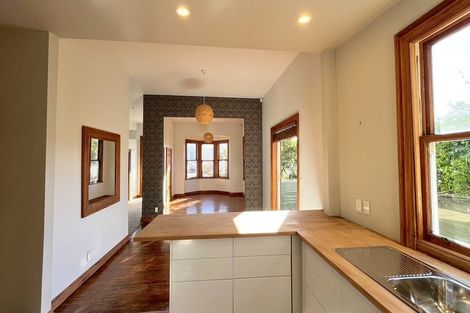 Photo of property in 37 Lawrence Street, Newtown, Wellington, 6021