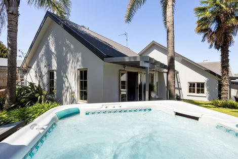 Photo of property in 62 Cairns Crescent, Rototuna, Hamilton, 3210