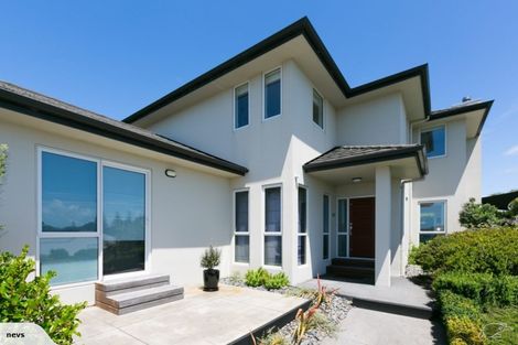 Photo of property in 17 Links Drive, Waiwhakaiho, New Plymouth, 4312