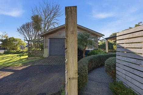 Photo of property in 29 Donnelly Street, Oakura, 4314