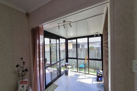 Photo of property in 6 Headcorn Place, Botany Downs, Auckland, 2010