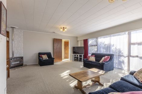 Photo of property in 16 Dunk Place, Milson, Palmerston North, 4414