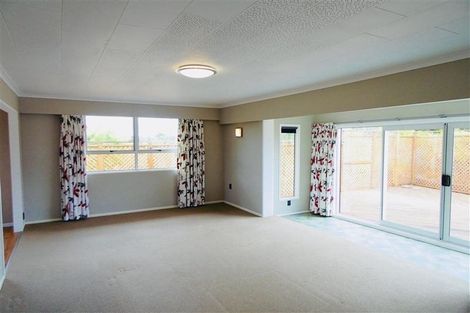 Photo of property in 147 Govett Avenue, Frankleigh Park, New Plymouth, 4310