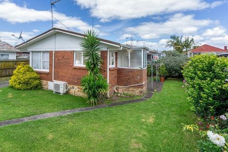 Photo of property in 6/43 Shakespeare Road, Milford, Auckland, 0620