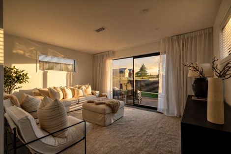 Photo of property in 7 Annie Aranui Drive, Poraiti, 4182