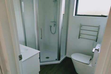 Photo of property in 4b Wattle Road, Sunnyvale, Auckland, 0612