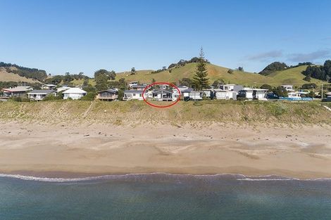 Photo of property in 28 Hall Road, Pataua North, Whangarei, 0175