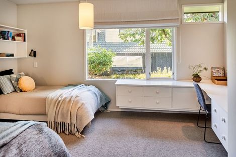 Photo of property in 27 Cheviot Road, Lowry Bay, Lower Hutt, 5013