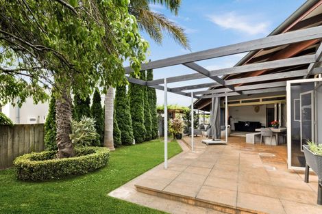 Photo of property in 207 Avenue Road, Greenmeadows, Napier, 4112