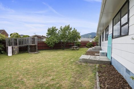 Photo of property in 44 Leicester Street, Stoke, Nelson, 7011