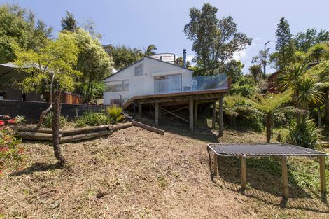 Photo of property in 692 South Titirangi Road, Titirangi, Auckland, 0604
