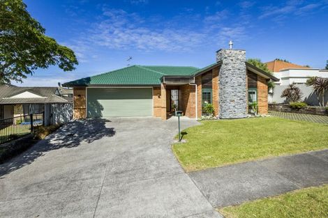 Photo of property in 23 Hugh Green Drive, Pinehill, Auckland, 0632