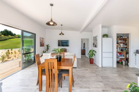 Photo of property in 1 Pekama Drive, Cable Bay, 0420