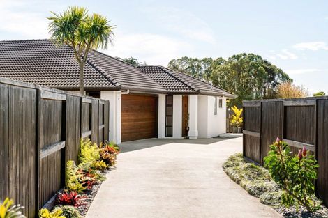 Photo of property in 12 Carrington Drive, Papamoa Beach, Papamoa, 3118