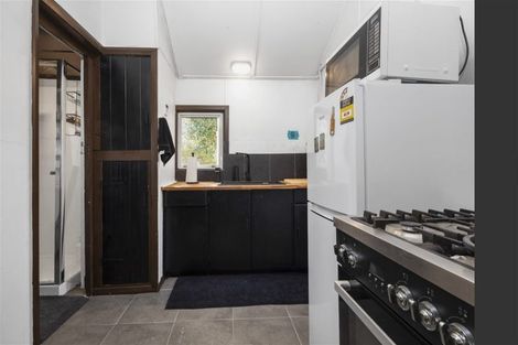 Photo of property in 71 Railway Road, Dalefield, Carterton, 5791