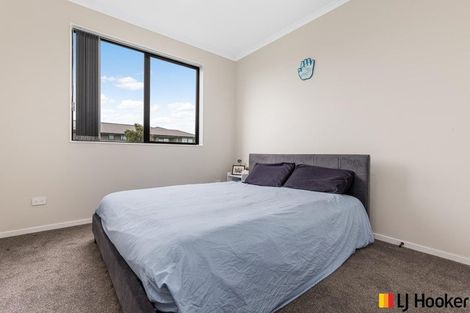 Photo of property in 2 Poutawa Lane, Clarks Beach, 2122