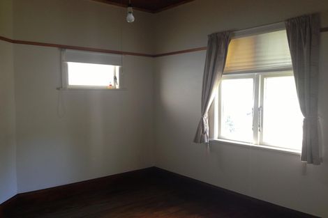 Photo of property in 25 Kingswood Street, Takaro, Palmerston North, 4412