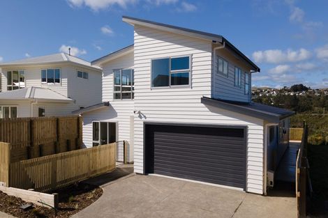 Photo of property in 9 Pine Hill Rise, Glenside, Wellington, 6037