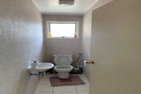 Photo of property in 11 Cockayne Crescent, Sunnynook, Auckland, 0620