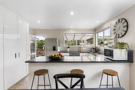 Photo of property in 8 Babington Place, Torbay, Auckland, 0630