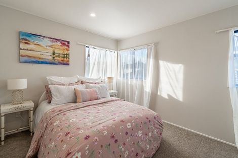 Photo of property in 1/8 Mandica Place, Sunnynook, Auckland, 0632