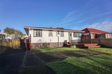 Photo of property in 15 Whittle Place, New Windsor, Auckland, 0600