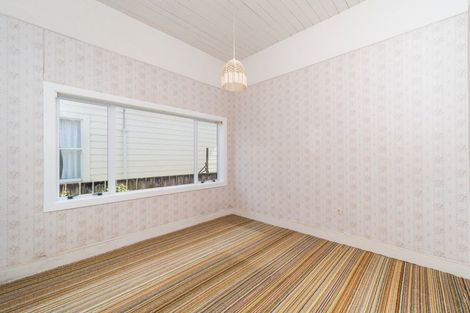 Photo of property in 94 Victoria Avenue, Palmerston North, 4410