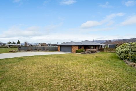 Photo of property in 63 Shields Street, Clyde, 9330