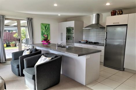 Photo of property in 5 Kowi Lakes Drive, One Tree Point, 0118