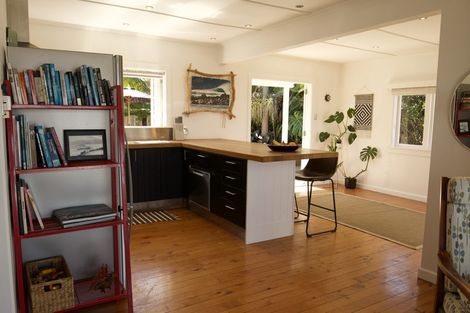 Photo of property in 9 Sea View Road, Leigh, Warkworth, 0985