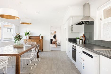 Photo of property in 208 Oceanbeach Road, Mount Maunganui, 3116