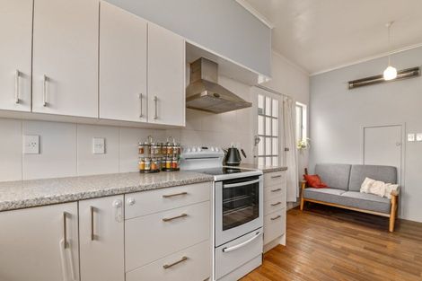 Photo of property in 40 Takinga Street, Mourea, Rotorua, 3074